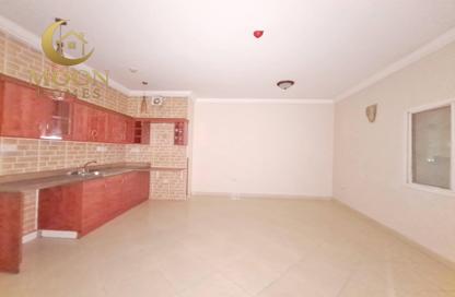 Apartment - 1 Bedroom - 1 Bathroom for rent in Umm Ghwailina Comm - Umm Ghuwalina - Umm Ghuwailina - Doha Apartment - 1 Bedroom - 1 Bathroom for rent in Umm Ghwailina Comm - Umm Ghuwalina - Umm Ghuwailina - Doha