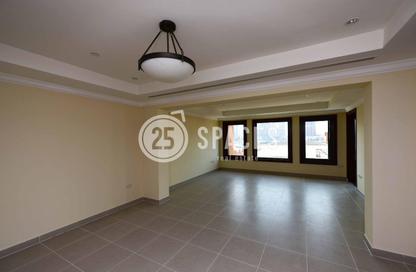 Townhouse - 1 Bedroom - 2 Bathrooms for rent in Porto Arabia Townhouses - Porto Arabia - The Pearl Island - Doha