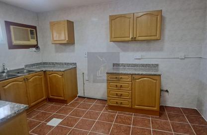 Compound - 3 Bedrooms - 4 Bathrooms for rent in Al Rawabi Street - Al Muntazah - Doha
