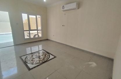 Villa - 6 Bedrooms - 5 Bathrooms for rent in Izghawa - Izghawa - Doha