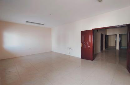 Apartment - 3 Bedrooms - 3 Bathrooms for rent in Bin Omran 35 - Fereej Bin Omran - Doha