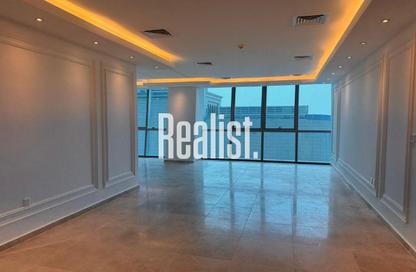 Apartment - 3 Bedrooms - 5 Bathrooms for rent in Zig Zag Towers - West Bay - Doha