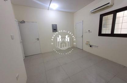 Apartment - 2 Bedrooms - 2 Bathrooms for rent in Madinat Khalifa South - Madinat Khalifa - Doha