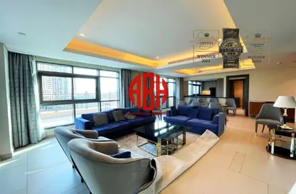 Villa - 5 Bedrooms - 6 Bathrooms for rent in Abraj Bay - Abraj Quartiers - The Pearl Island - Doha