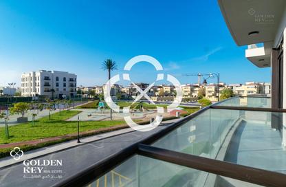 Apartment - 2 Bedrooms - 3 Bathrooms for rent in Giardino Village - The Pearl Island - Doha