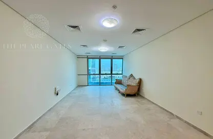 شقة - 2 غرف نوم - 4 حمامات للايجار في برج زجزاج  ب - أبراج زجزاج - الخليج الغربي - الدوحة