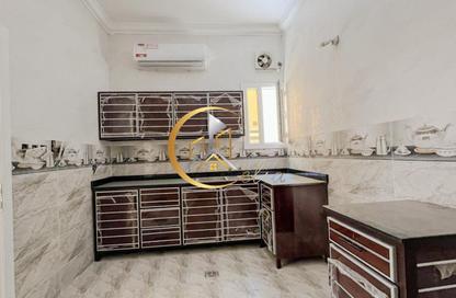 Apartment - 2 Bedrooms - 2 Bathrooms for rent in Al Najda Street - Madinat Khalifa North - Madinat Khalifa - Doha