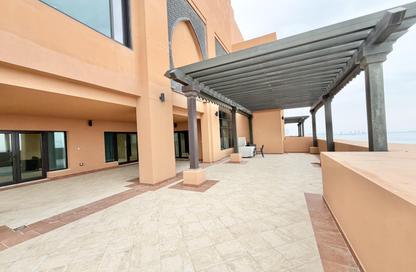 Apartment - 3 Bedrooms - 4 Bathrooms for rent in La Croisette - Porto Arabia - The Pearl Island - Doha