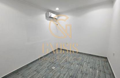 Apartment - 2 Bedrooms - 1 Bathroom for rent in Al Maamoura - Al Maamoura - Doha