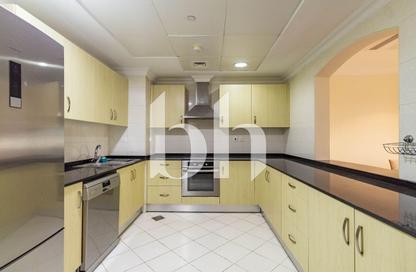Apartment - 1 Bedroom - 2 Bathrooms for rent in West Porto Drive - Porto Arabia - The Pearl Island - Doha