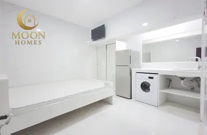 Apartment - 1 Bathroom for rent in Umm Ghuwailina 4 - Umm Ghuwailina - Doha