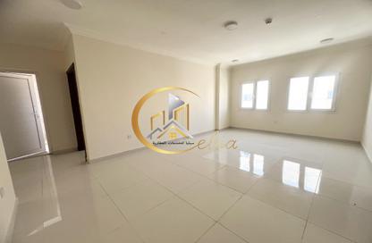 Apartment - 2 Bedrooms - 2 Bathrooms for rent in Bin Omran 35 - Fereej Bin Omran - Doha