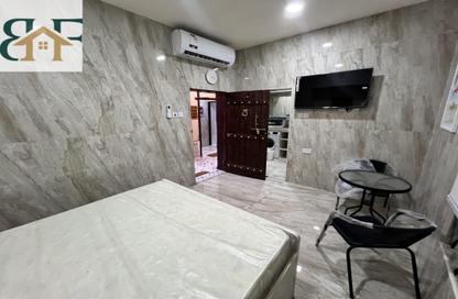 Apartment - Studio - 1 Bathroom for rent in Umm Ghwailina Comm - Umm Ghuwalina - Umm Ghuwailina - Doha