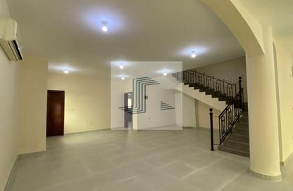 Villa - 4 Bedrooms - 4 Bathrooms for rent in New Salata - Salata - Doha