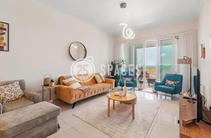 Apartment - 2 Bedrooms - 3 Bathrooms for rent in Viva East - Viva Bahriyah - The Pearl Island - Doha