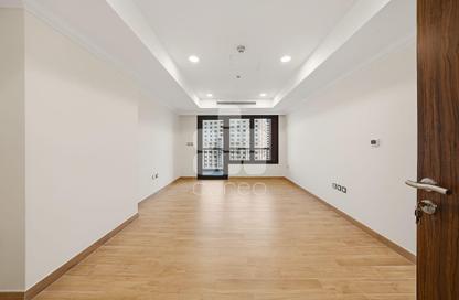 Apartment - 2 Bedrooms - 3 Bathrooms for rent in West Porto Drive - Porto Arabia - The Pearl Island - Doha