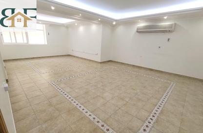 Apartment - 2 Bedrooms - 2 Bathrooms for rent in Al Sadd Road - Al Sadd - Doha
