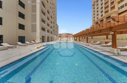 Apartment - 1 Bedroom - 2 Bathrooms for rent in Tower 23 - Porto Arabia - The Pearl Island - Doha