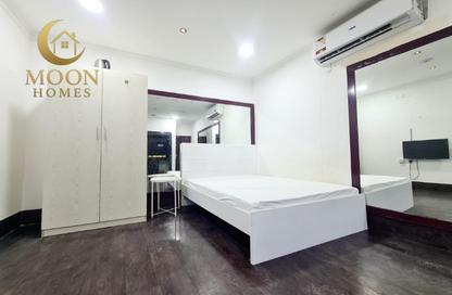 Apartment - Studio - 1 Bathroom for rent in Umm Ghwailina Comm - Umm Ghuwalina - Umm Ghuwailina - Doha