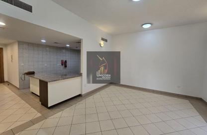 Apartment - 2 Bedrooms - 3 Bathrooms for rent in Barwa City - Mesaimeer - Doha