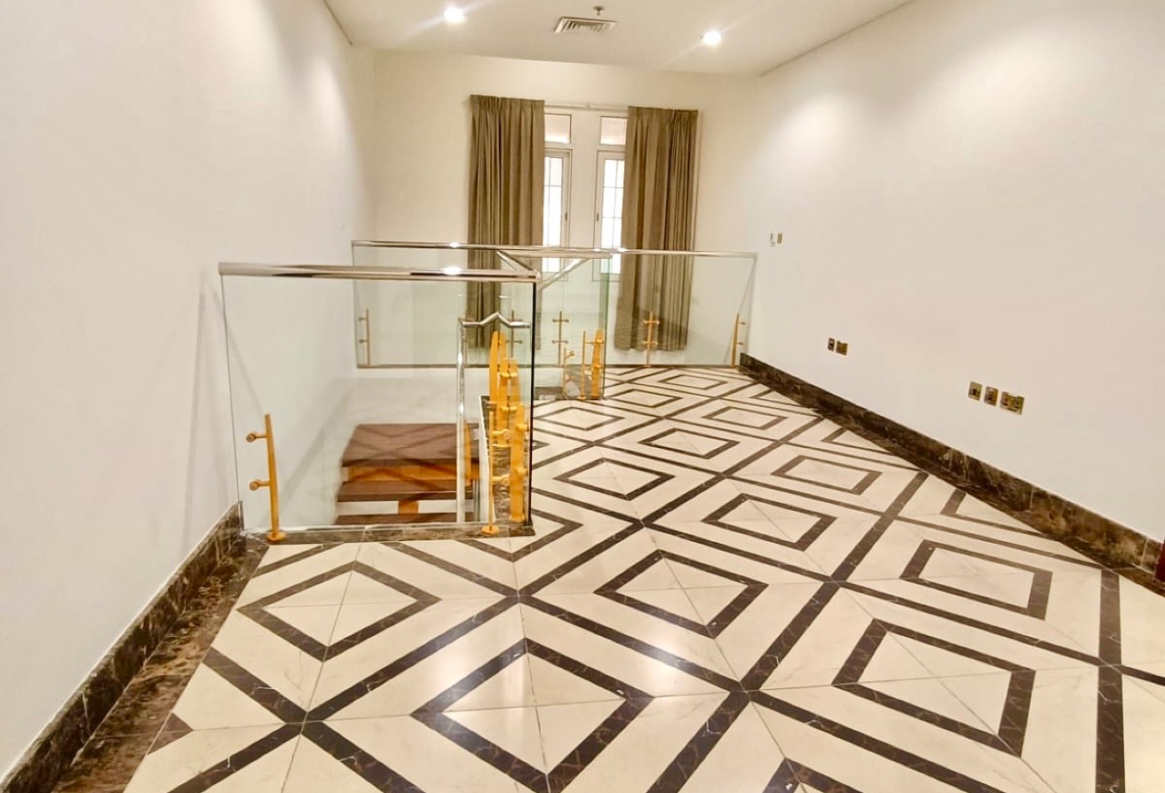 PRESTIGIOUS 3-BEDROOM DUPLEX | LUXURY LIVING thumbnail 2