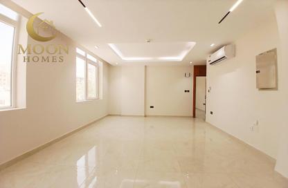 Apartment - 2 Bedrooms - 2 Bathrooms for rent in Al Mansoura - Al Mansoura - Doha