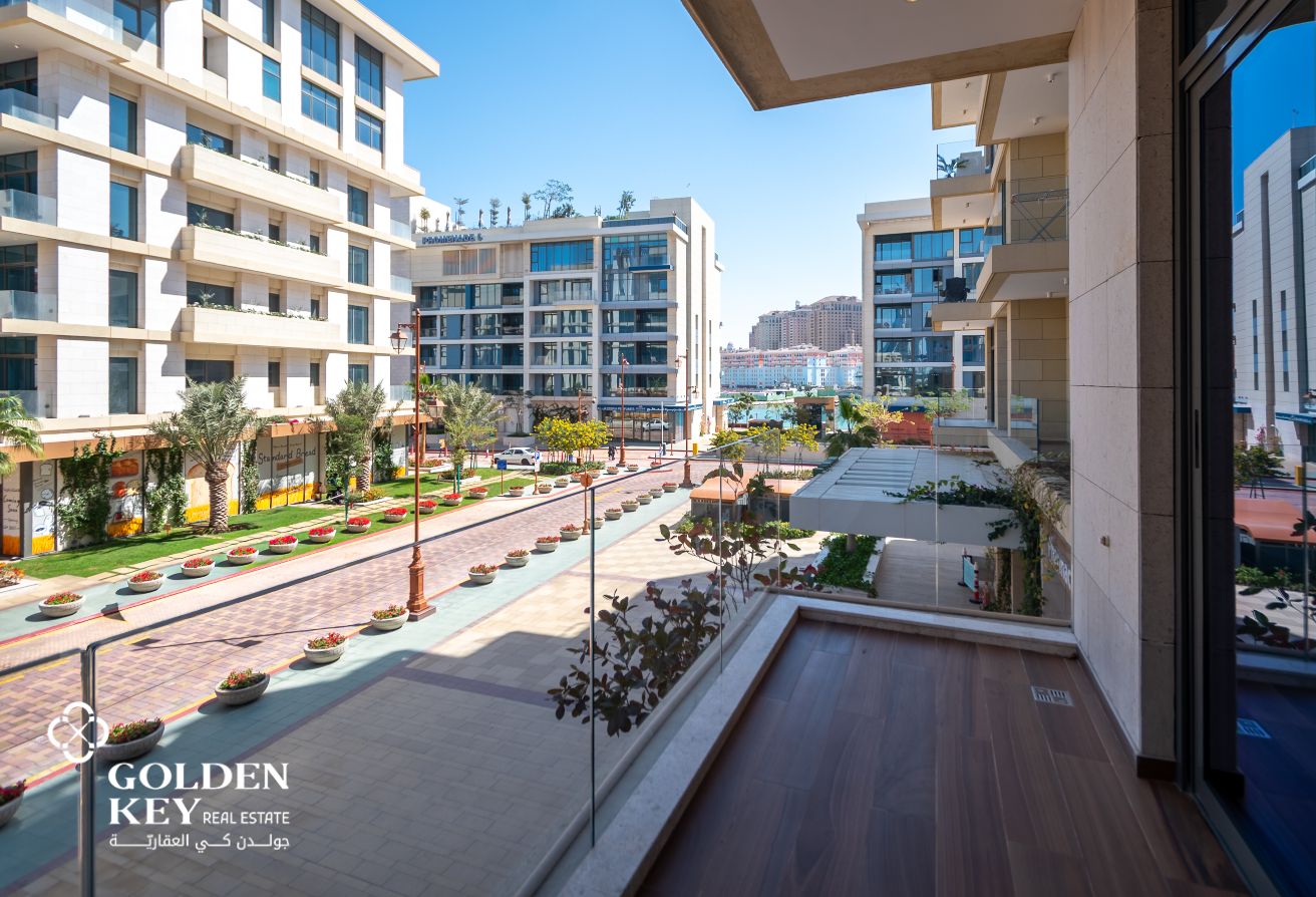 Available 1BR+Den |No Commission |Cooling Included
