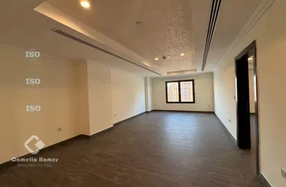Apartment - 1 Bedroom - 2 Bathrooms for rent in West Porto Drive - Porto Arabia - The Pearl Island - Doha