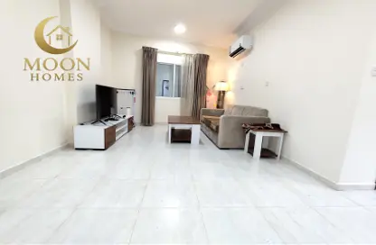 Apartment - 1 Bedroom - 1 Bathroom for rent in Umm Ghwailina Comm - Umm Ghuwalina - Umm Ghuwailina - Doha