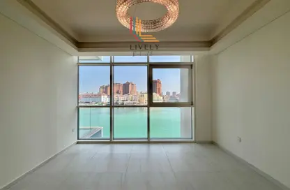 شقة - غرفة نوم - 2 حمامات للايجار في كريستال ريزيدنس - جزيرة جيوان - جزيرة اللؤلؤة - الدوحة