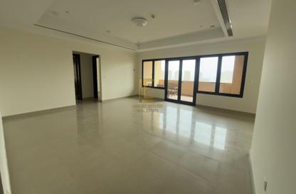 Apartment - 2 Bedrooms - 3 Bathrooms for rent in East Porto Drive - Porto Arabia - The Pearl Island - Doha