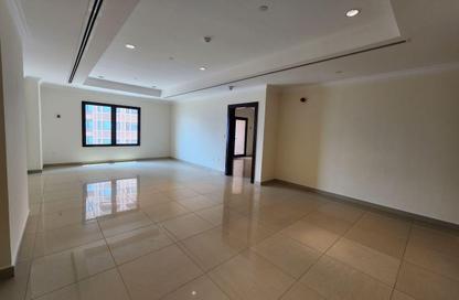 Apartment - 1 Bedroom - 2 Bathrooms for rent in East Porto Drive - Porto Arabia - The Pearl Island - Doha