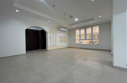 مجمع سكني - 5 غرف نوم - 4 حمامات للايجار في شارع الوعب - الوعب - الدوحة