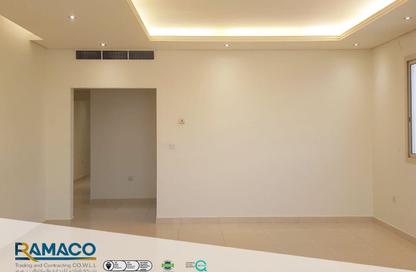 Apartment - 2 Bedrooms - 2 Bathrooms for rent in Fereej Bin Mahmoud - Doha