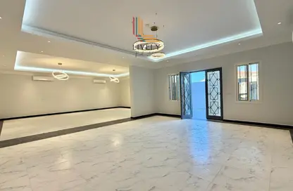 فيلا - 7 غرف نوم - 8 حمامات للايجار في العب - الخيصة - أم صلال محمد