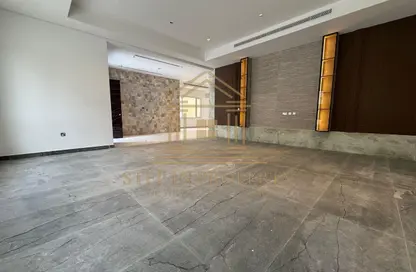 Apartment - 7 Bedrooms - 7+ Bathrooms for rent in Al Kheesa - Al Kheesa - Umm Salal Mohammed