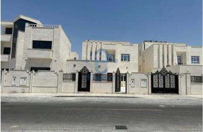 Villa - 7 Bedrooms - 7+ Bathrooms for sale in Izghawa - Doha
