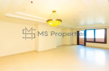 Apartment - 1 Bedroom - 2 Bathrooms for rent in West Porto Drive - Porto Arabia - The Pearl Island - Doha