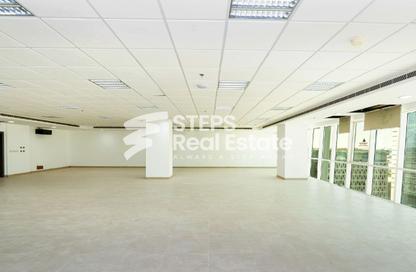 Office Space - Studio - 1 Bathroom for rent in Marina Tower 23 - Marina District - Lusail