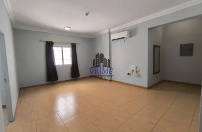 Apartment - 3 Bedrooms - 2 Bathrooms for rent in Al Nasr Street - Al Nasr - Doha