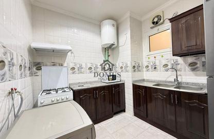 Apartment - 2 Bedrooms - 2 Bathrooms for rent in Thabit Bin Zaid Street - Al Mansoura - Doha