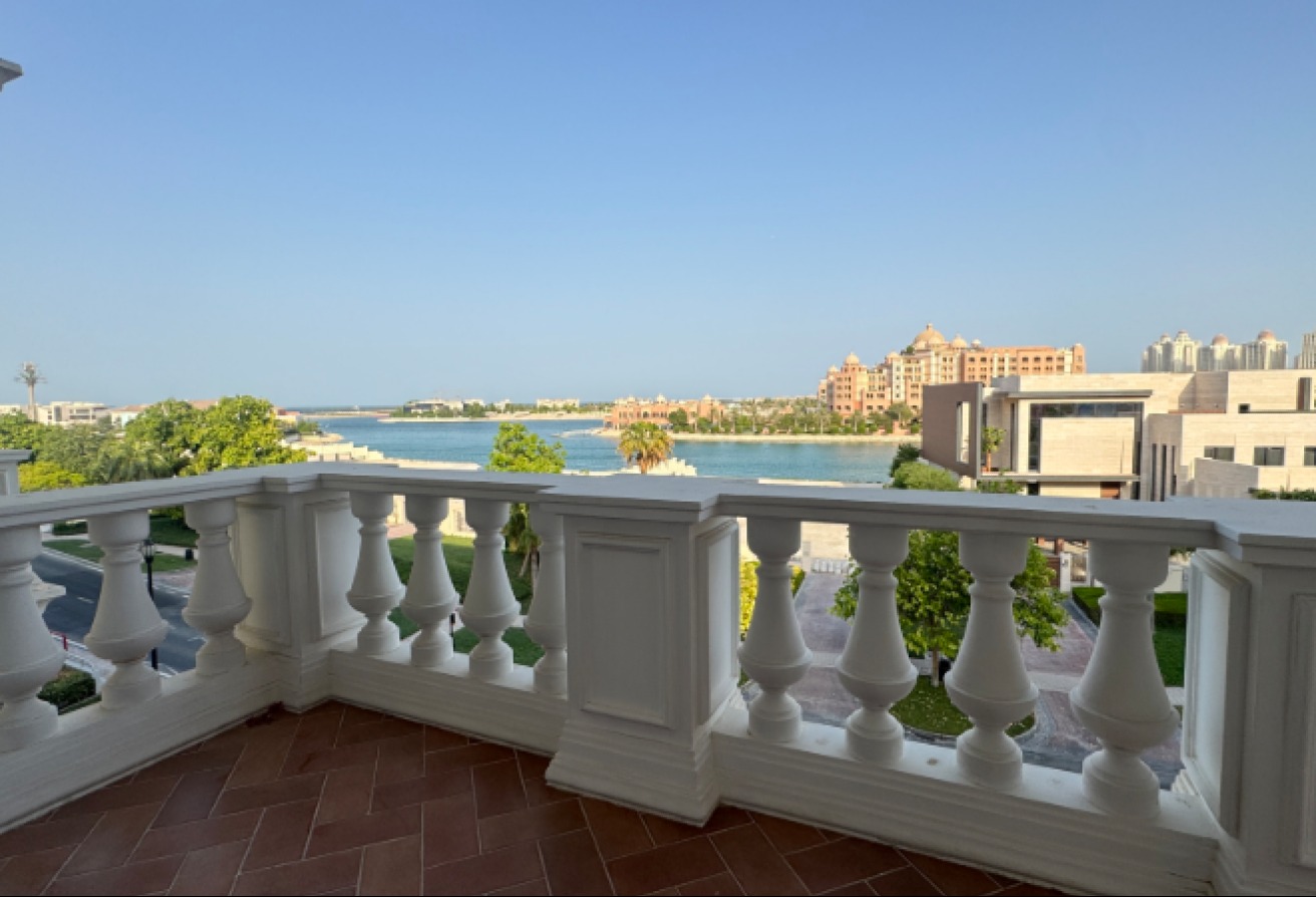 3 BD WITH BALCONY AND GREAT VIEW / OFFERS APPLY