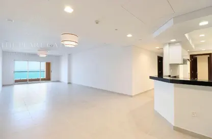 شقة - 2 غرف نوم - 4 حمامات للايجار في فيفا غرب - فيفا بحرية - جزيرة اللؤلؤة - الدوحة