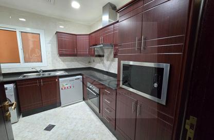 Apartment - 2 Bedrooms - 3 Bathrooms for rent in Al Sadd Road - Al Sadd - Doha
