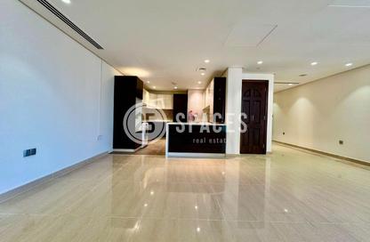 Apartment - 2 Bedrooms - 3 Bathrooms for rent in Viva West - Viva Bahriyah - The Pearl Island - Doha