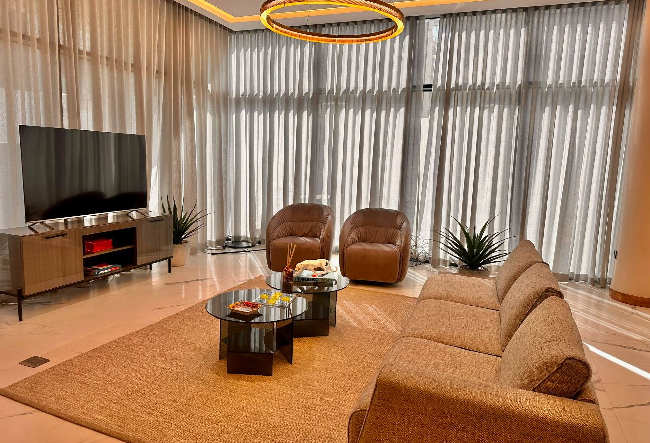Luxury 6+BR Villa for Rent | Pool | Giardino
