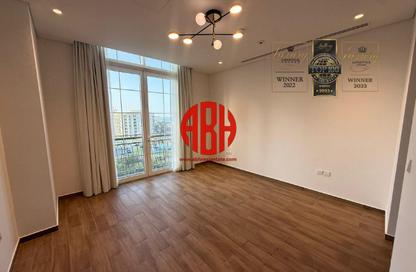 Apartment - 1 Bedroom - 2 Bathrooms for rent in Floresta Gardens - Floresta Gardens - The Pearl Island - Doha