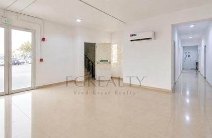 Warehouse - Studio - 2 for sale in Industrial Area 4 - Industrial Area - Industrial Area - Doha