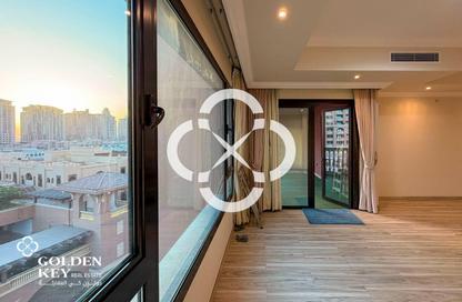 Apartment - 1 Bedroom - 2 Bathrooms for rent in East Porto Drive - Porto Arabia - The Pearl Island - Doha Apartment - 1 Bedroom - 2 Bathrooms for rent in East Porto Drive - Porto Arabia - The Pearl Island - Doha