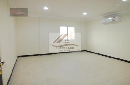 Apartment - 3 Bedrooms - 3 Bathrooms for rent in Muntazah 10 - Al Muntazah - Doha
